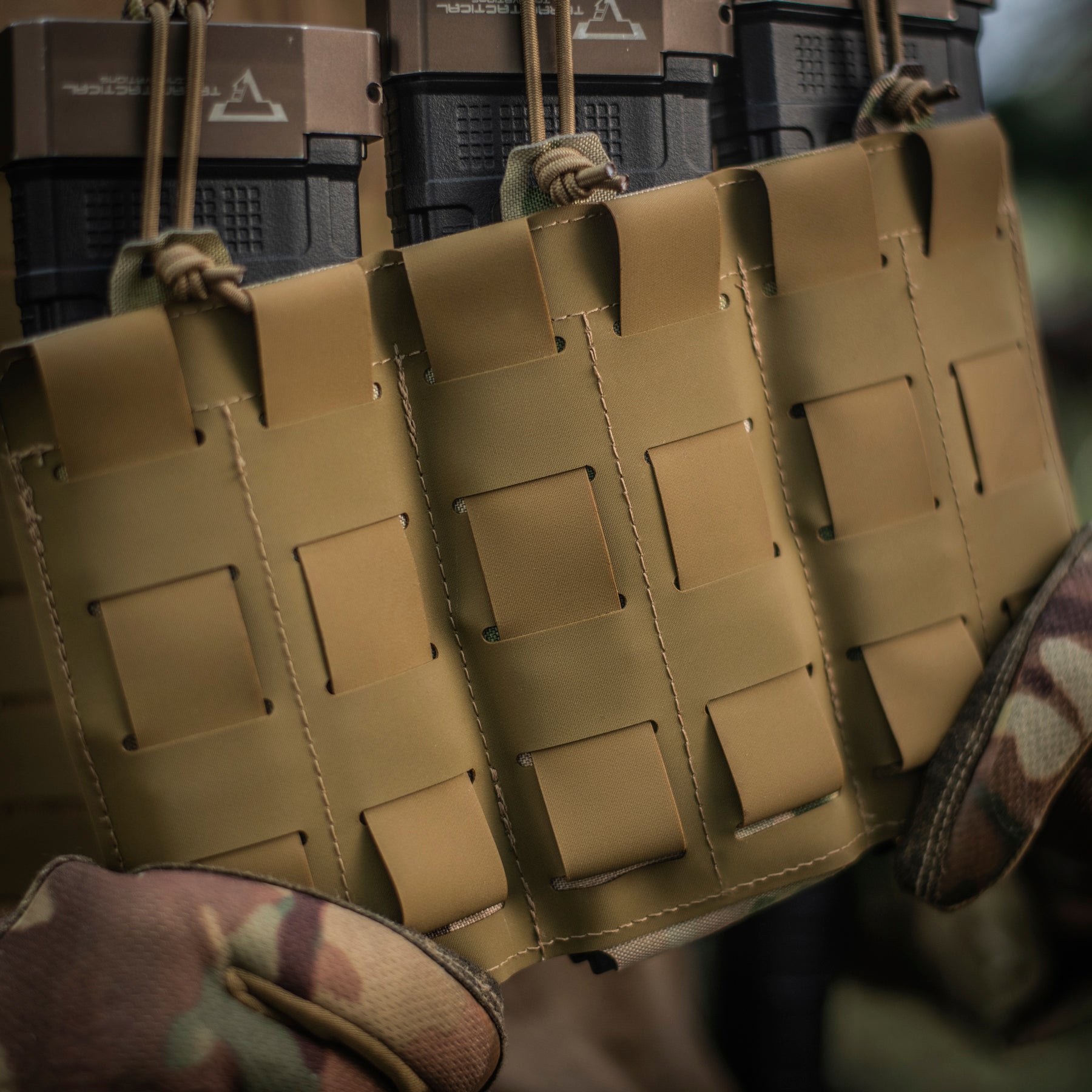 M-Tac підсумок еластичний на 3 магазина Elite Laser Cut Multicam