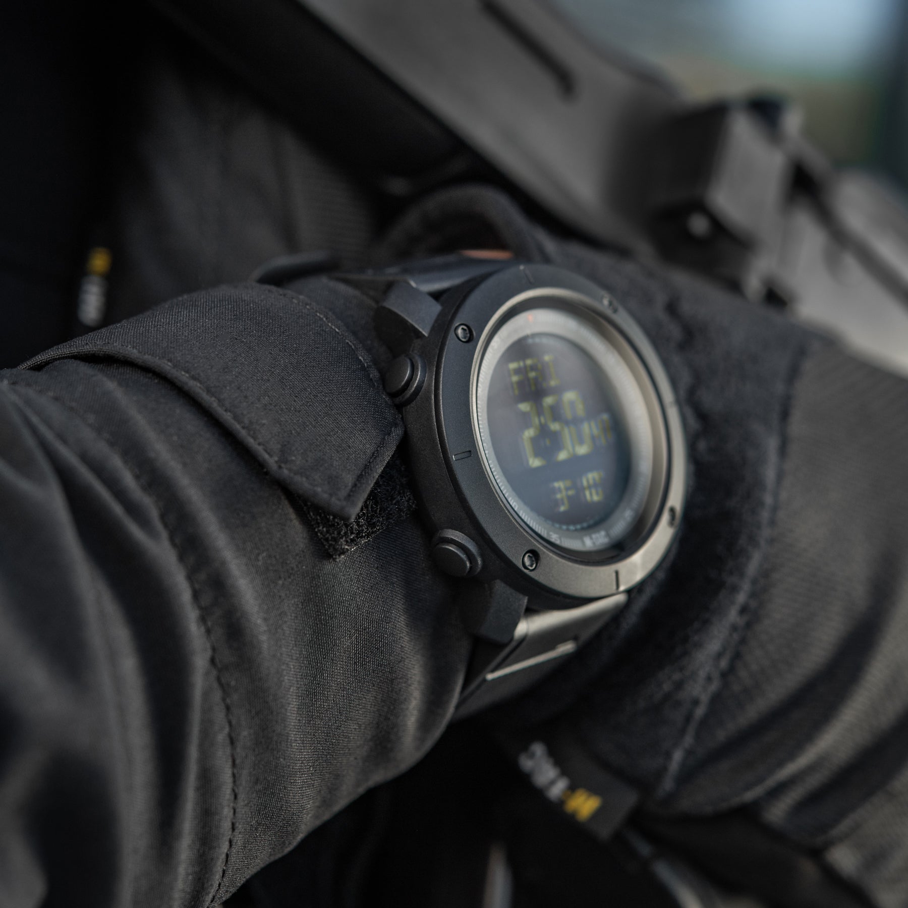 M-Tac годинник тактичний з компасом 2095 Black
