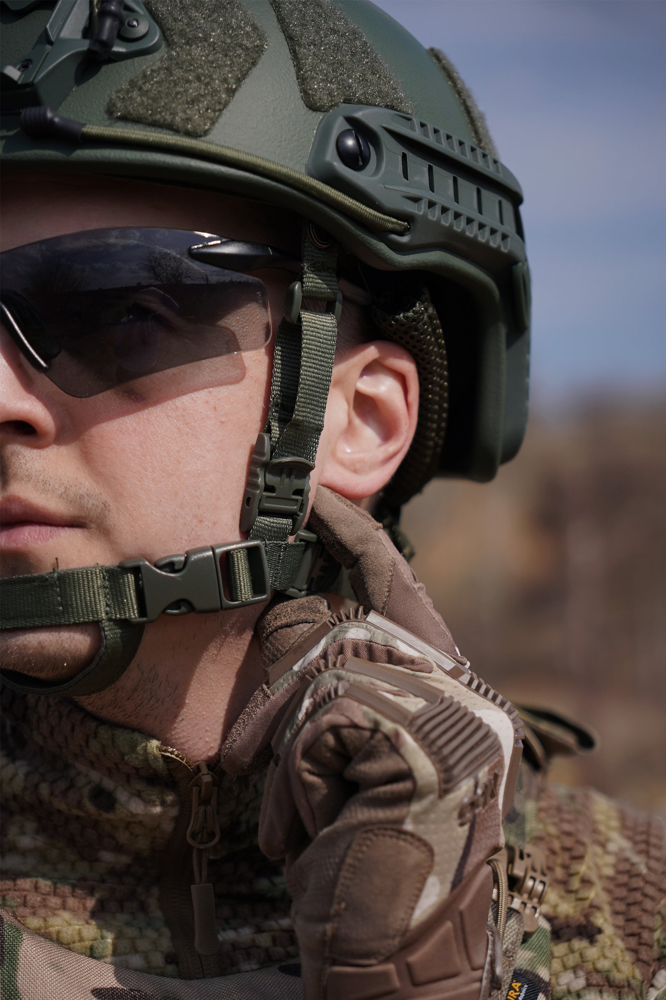 Кевларовий балістичний шолом FAST GEN III Kevlar Olive з кріпленням NVG та рейками