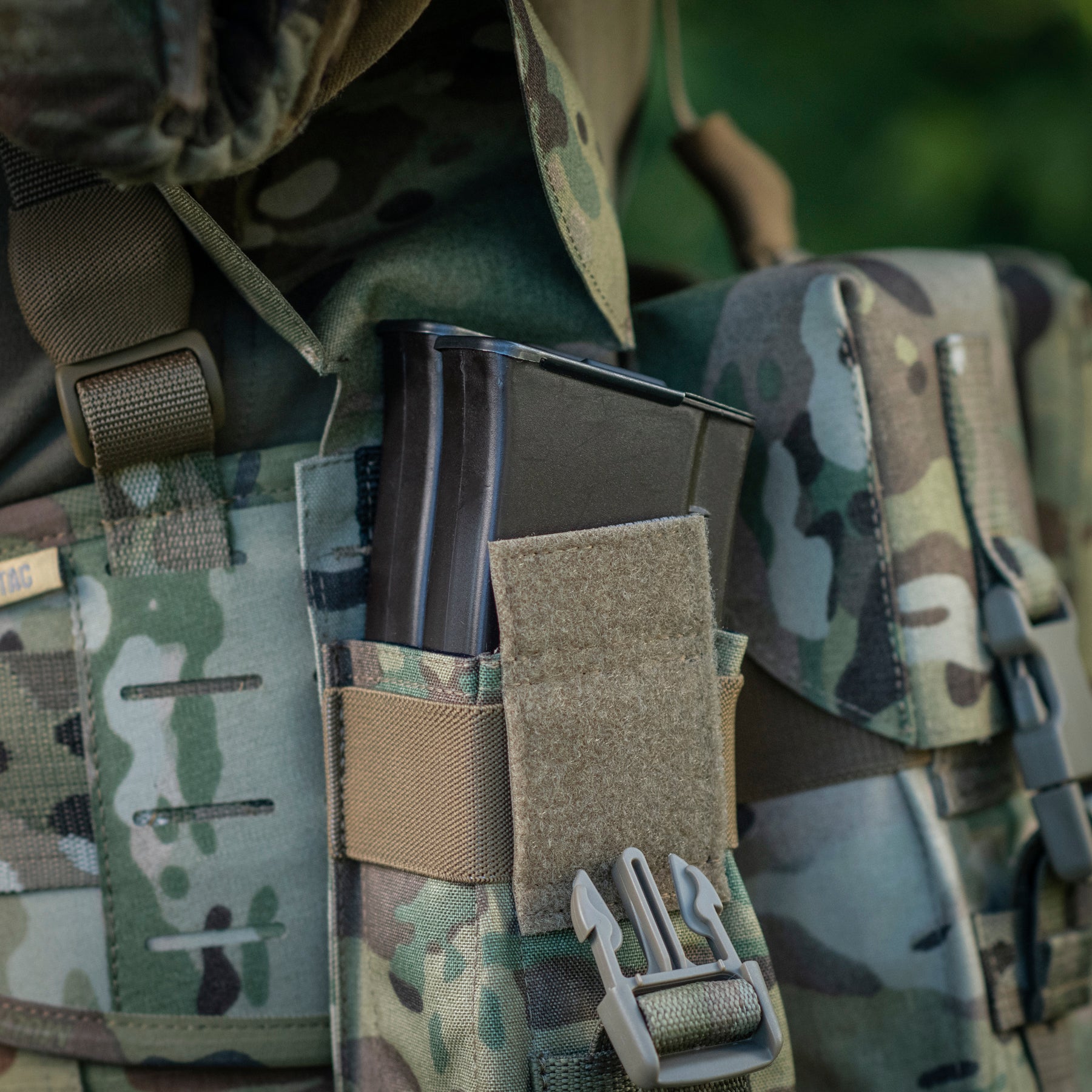 M-Tac підсумок на два магазина закритий Fastex Multicam