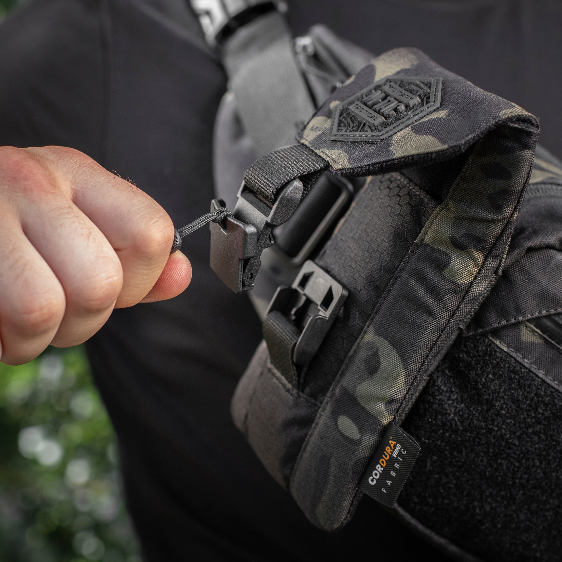M-Tac підсумок для смартфона Elite Large Hex Multicam Black/Black