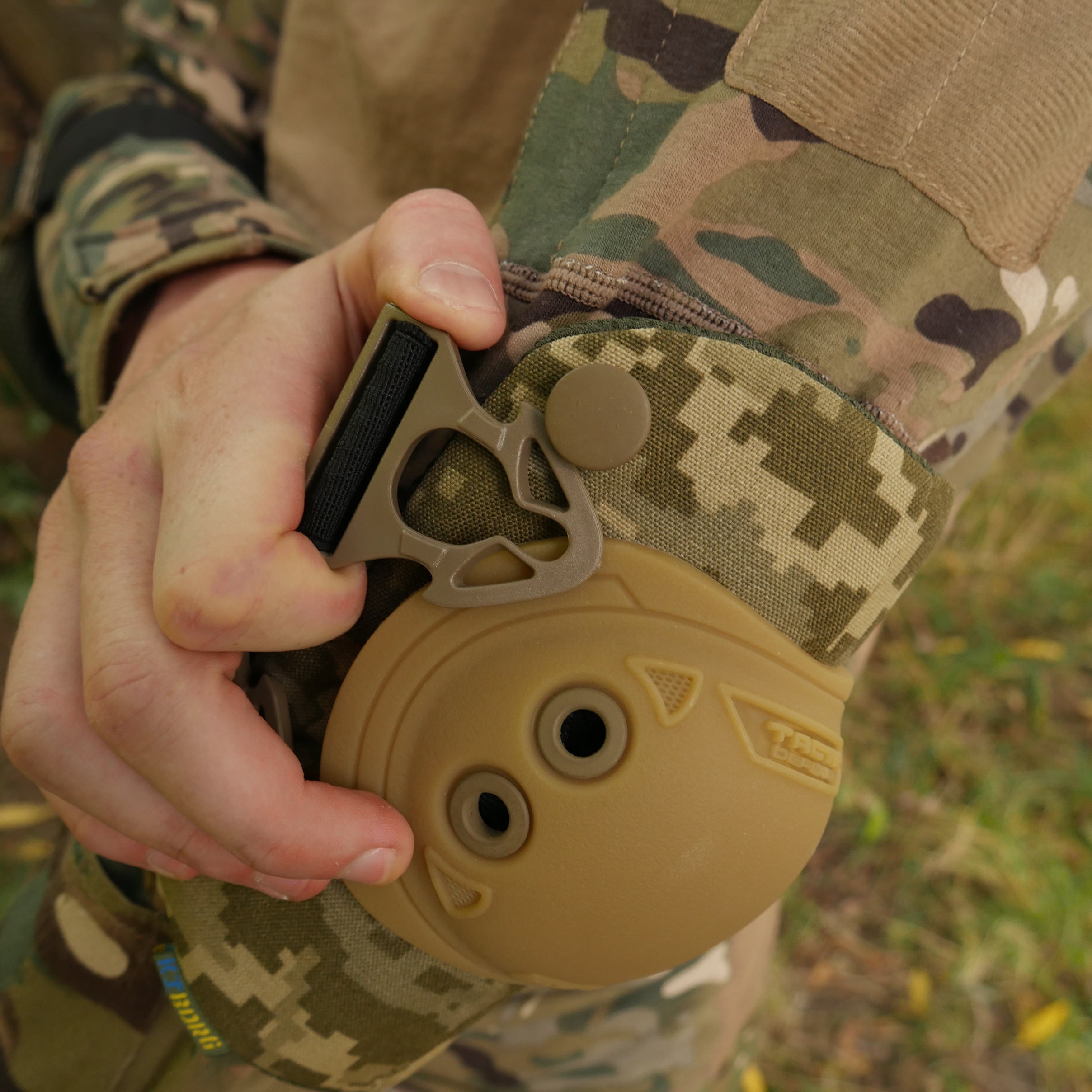 Екіпірувальні налокітники Піксель-койот