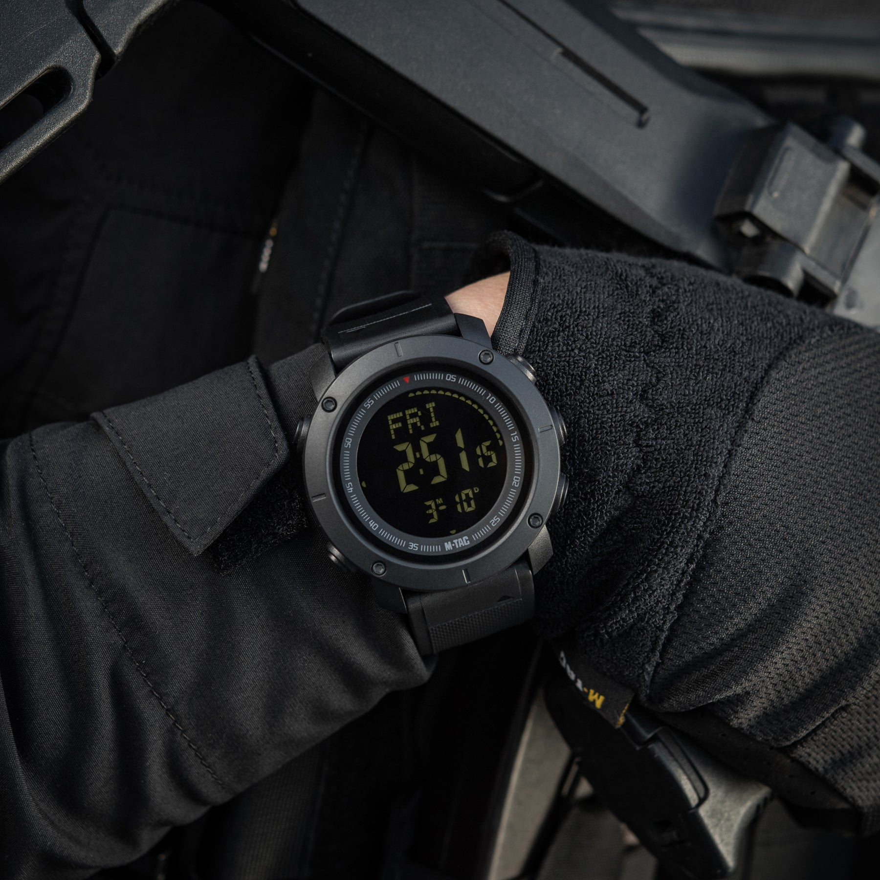 M-Tac годинник тактичний з компасом 2095 Black