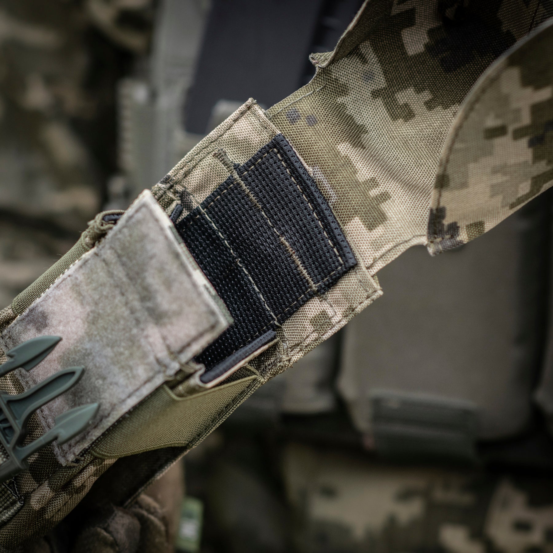 M-Tac підсумок на два магазина закритий Fastex MM14