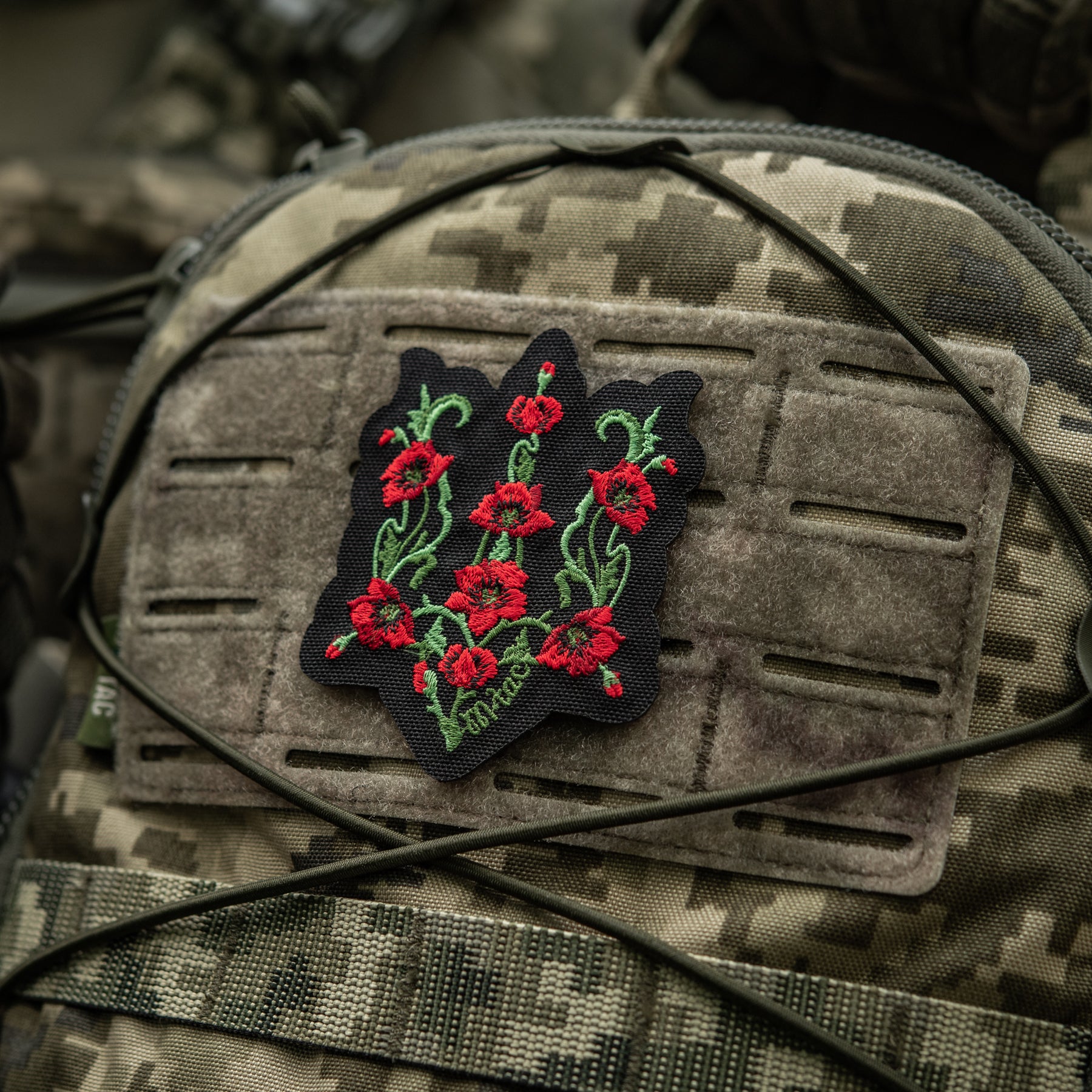 M-Tac нашивка Тризуб Червоний мак (вишивка) Black