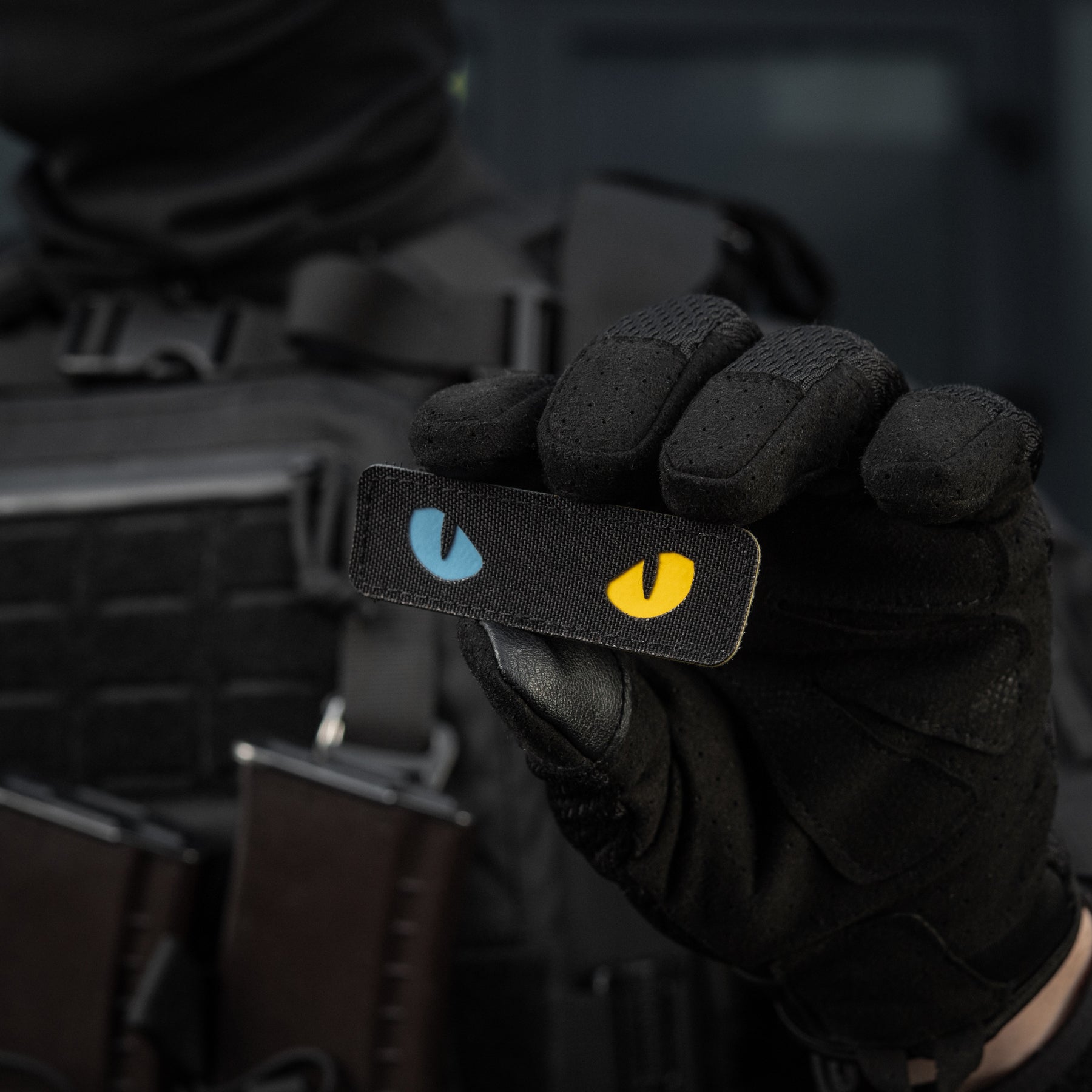 M-Tac нашивка Cat Eyes Laser Cut Black/Yellow/Blue/GID