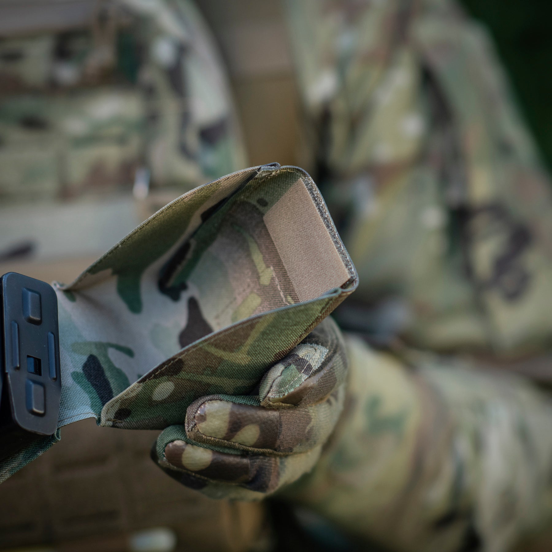 M-Tac підсумок на два магазина закритий Fastex Multicam