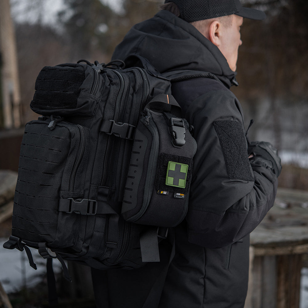 M-Tac нашивка Medic Cross Square ПВХ олива/чорний