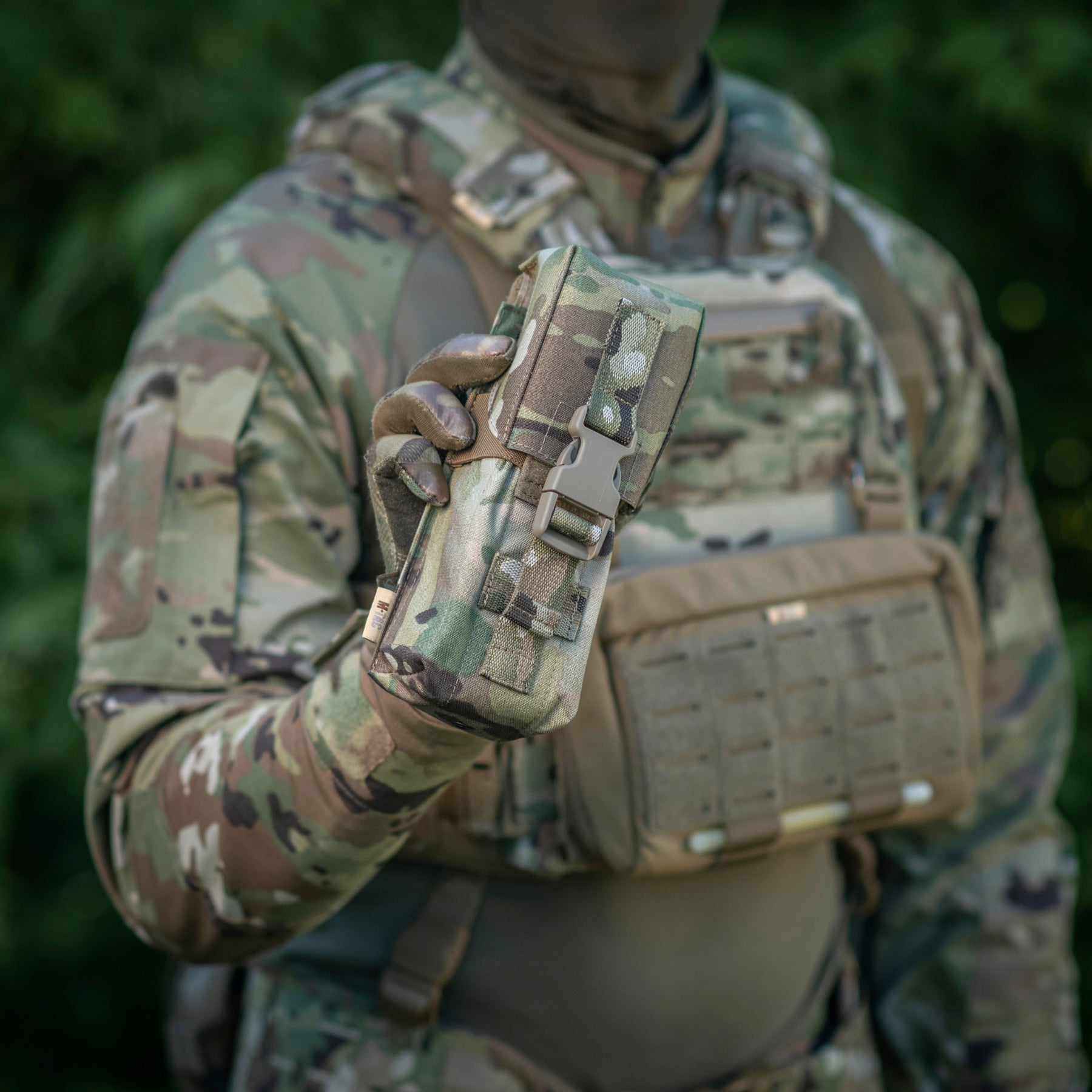 M-Tac підсумок на два магазина закритий Fastex Multicam