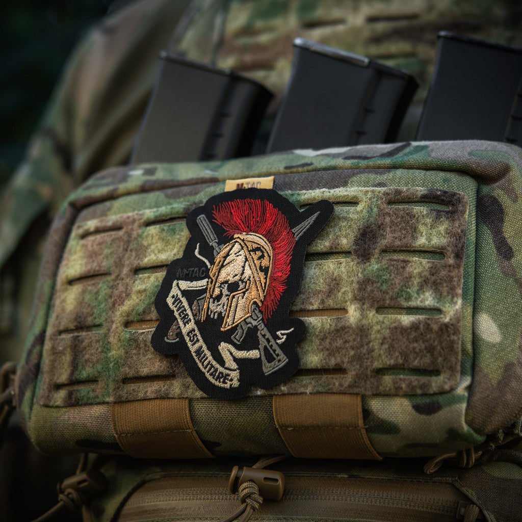 M-Tac нашивка шолом Vivere Est Militare (вишивка)