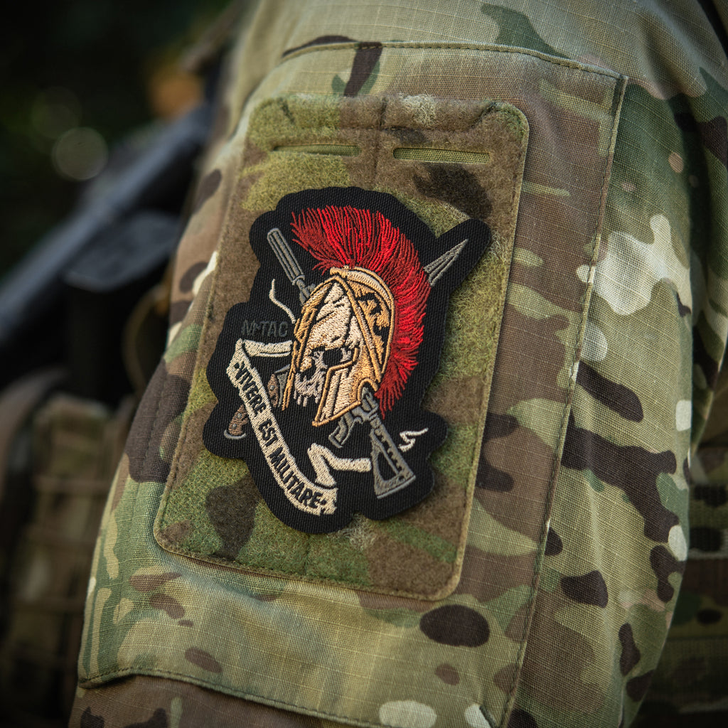M-Tac нашивка шолом Vivere Est Militare (вишивка)