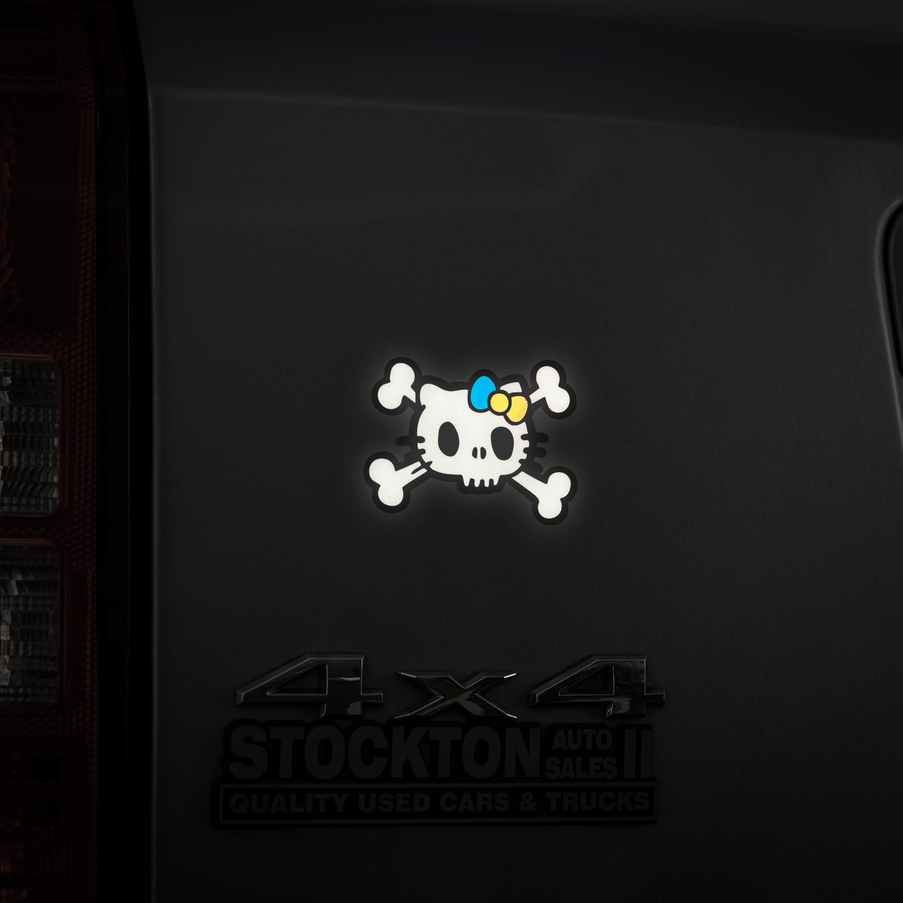 M-Tac наклейка Hello Kitty Black