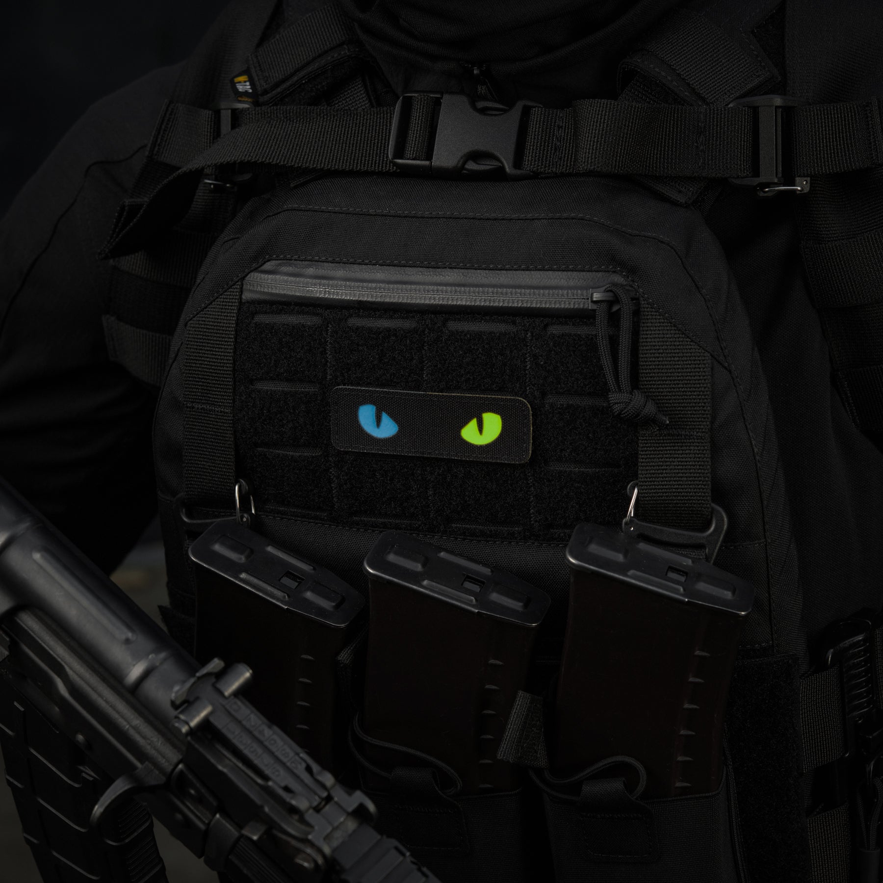 M-Tac нашивка Cat Eyes Laser Cut Black/Yellow/Blue/GID