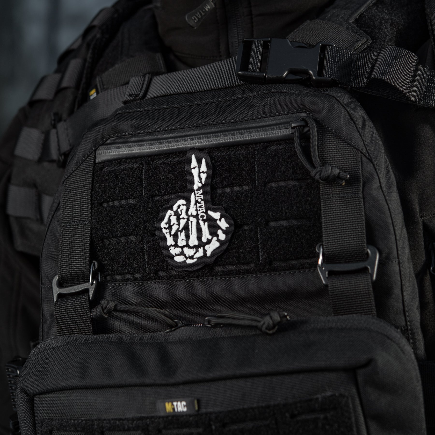 M-Tac нашивка Crossed Fingers (вишивка) Black