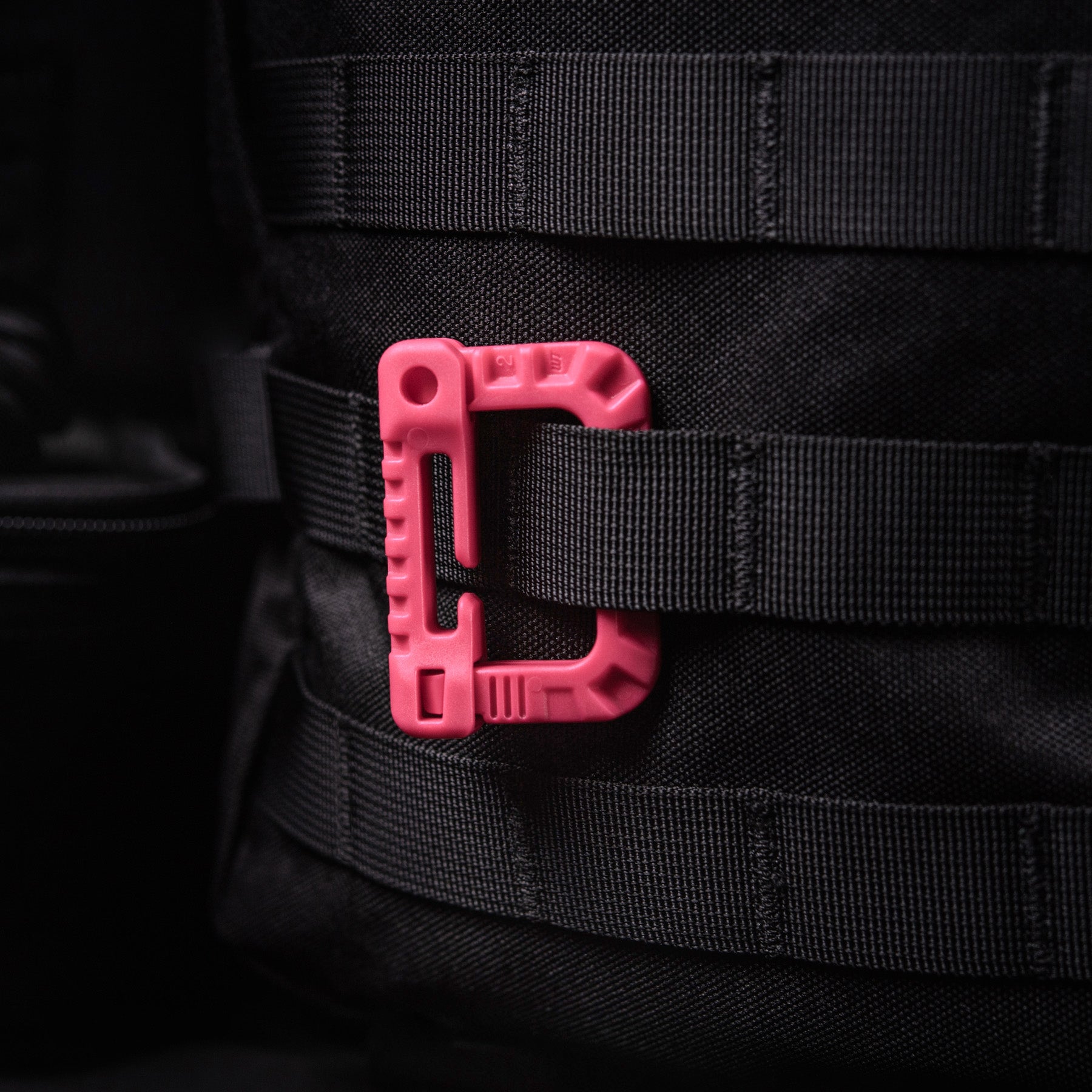 Карабін пластиковий Grimloc Pink