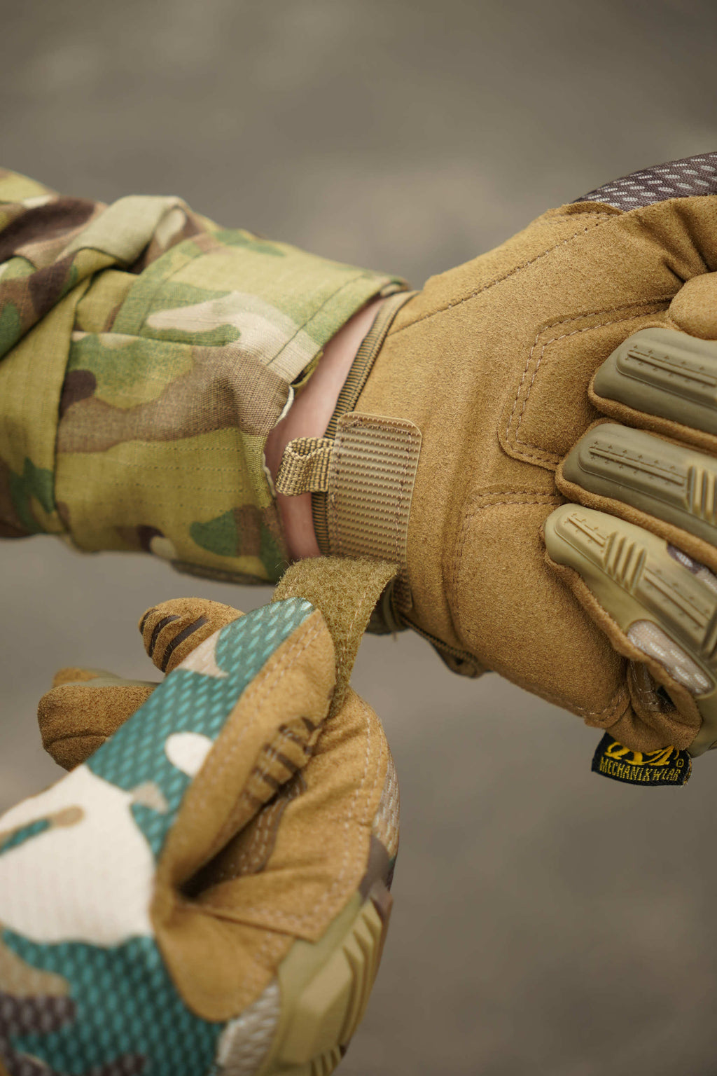 Тактичні рукавиці мультикам Mechanix