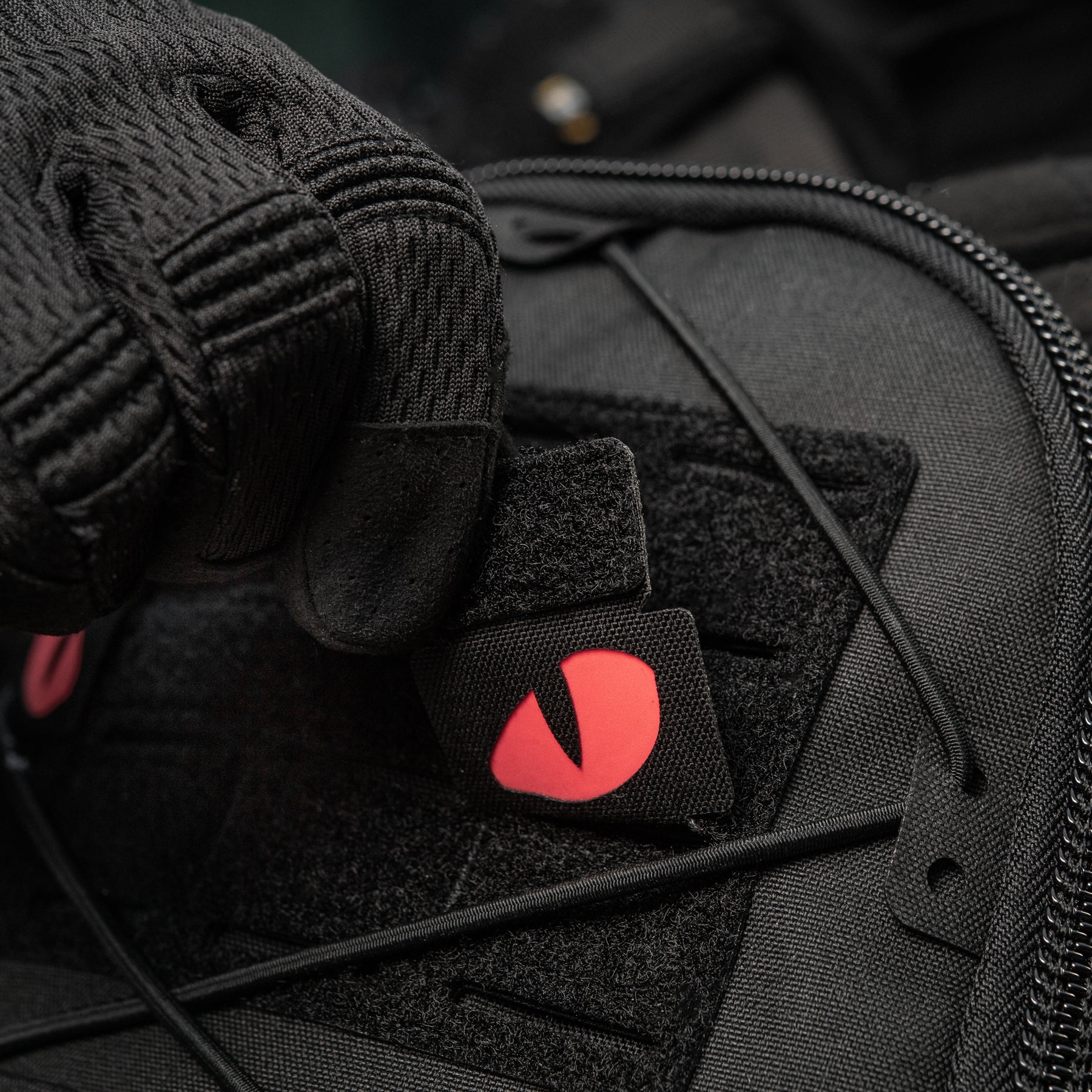 M-Tac нашивка Tiger Eyes Laser Cut (пара) Black/Red/GID