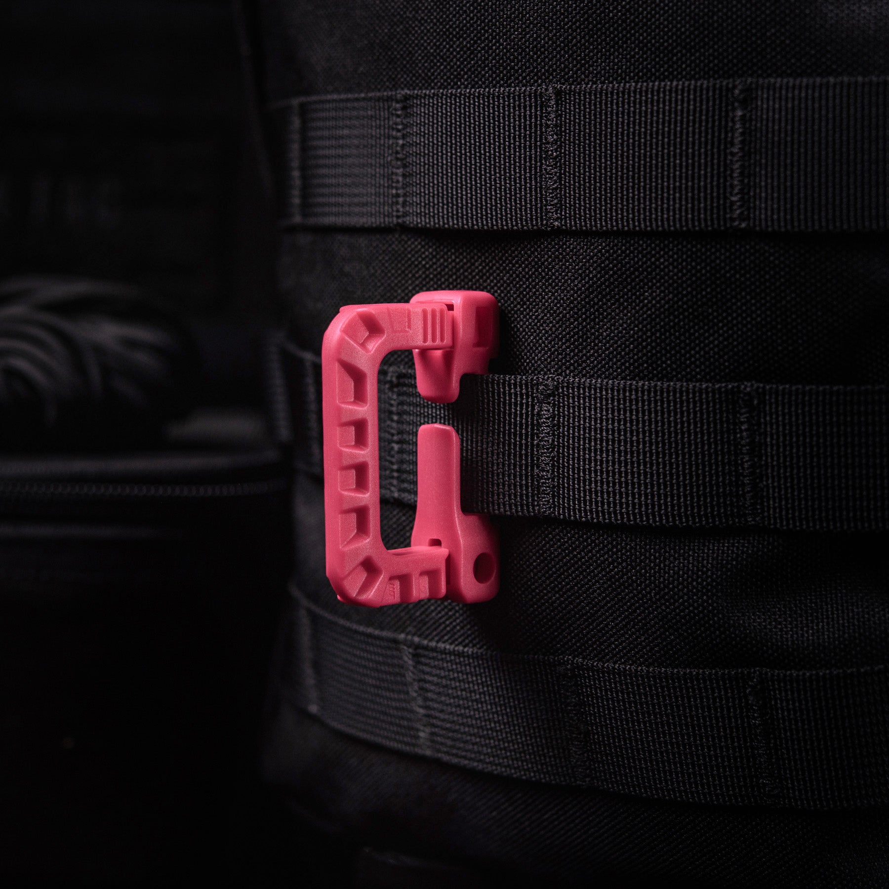 Карабін пластиковий Grimloc Pink