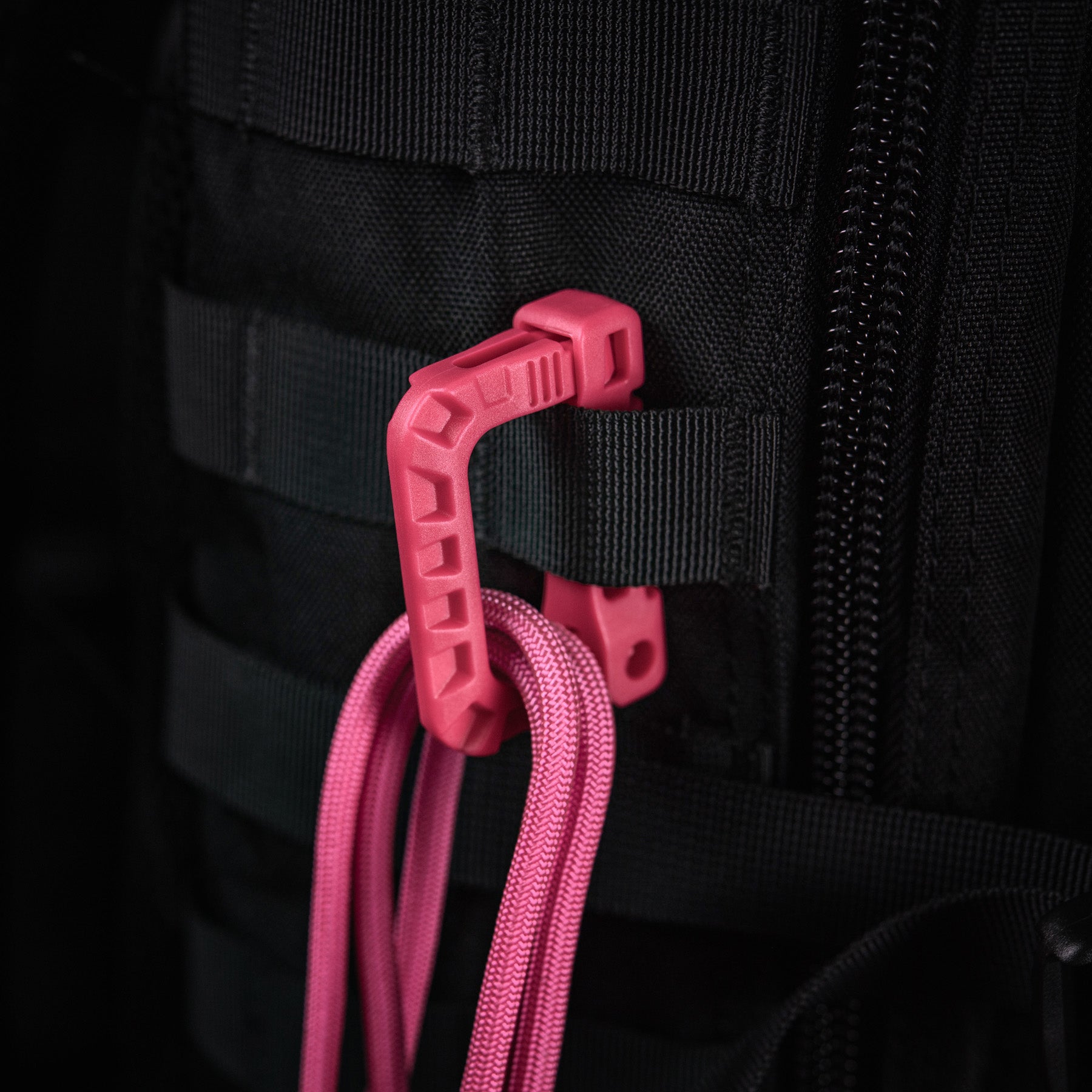Карабін пластиковий Grimloc Pink