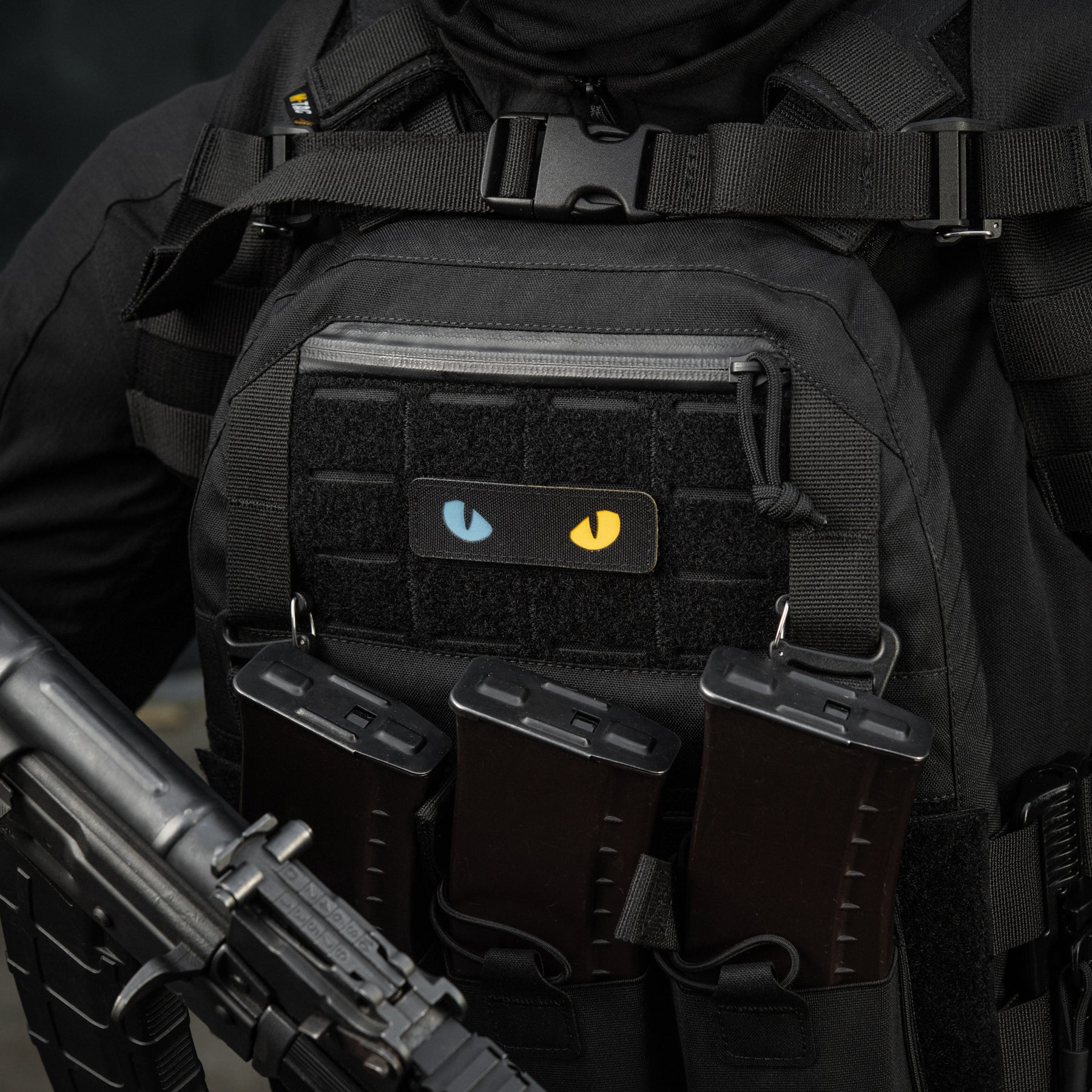 M-Tac нашивка Cat Eyes Laser Cut Black/Yellow/Blue/GID