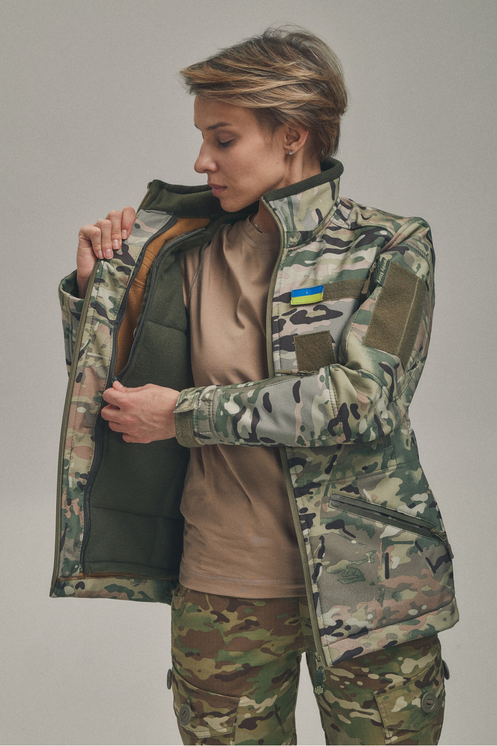 Зимова утеплена жіноча FS куртка-трансформер Soft Shell 2в1, мультикам